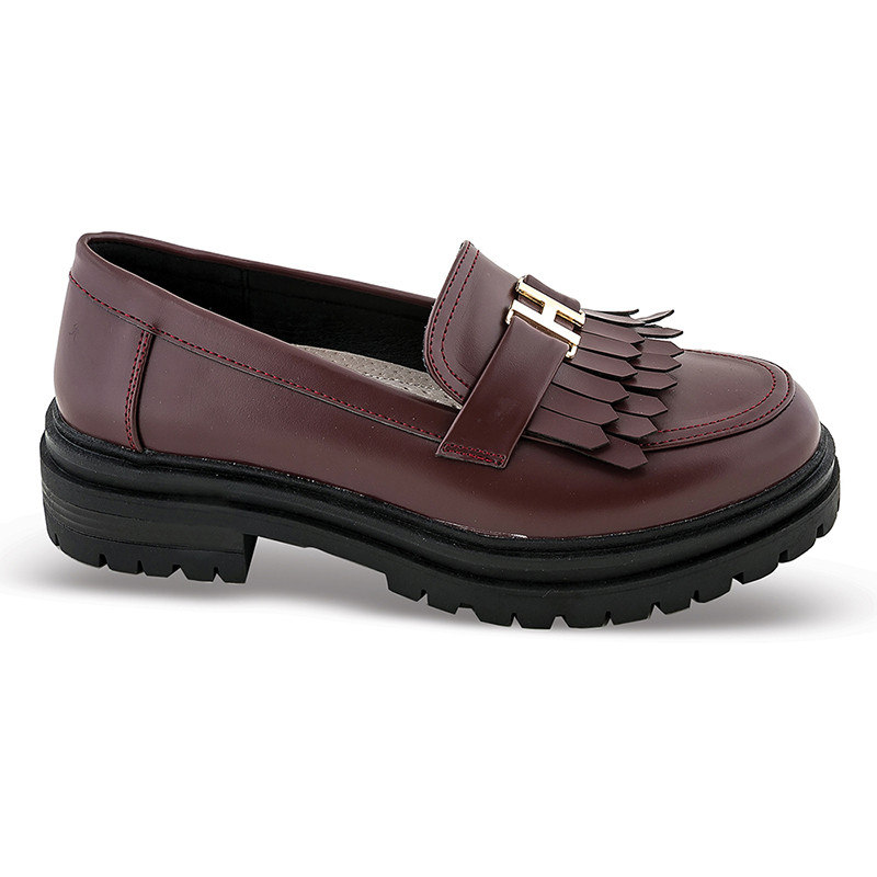 Γυναικεία loafers με κρόσσια