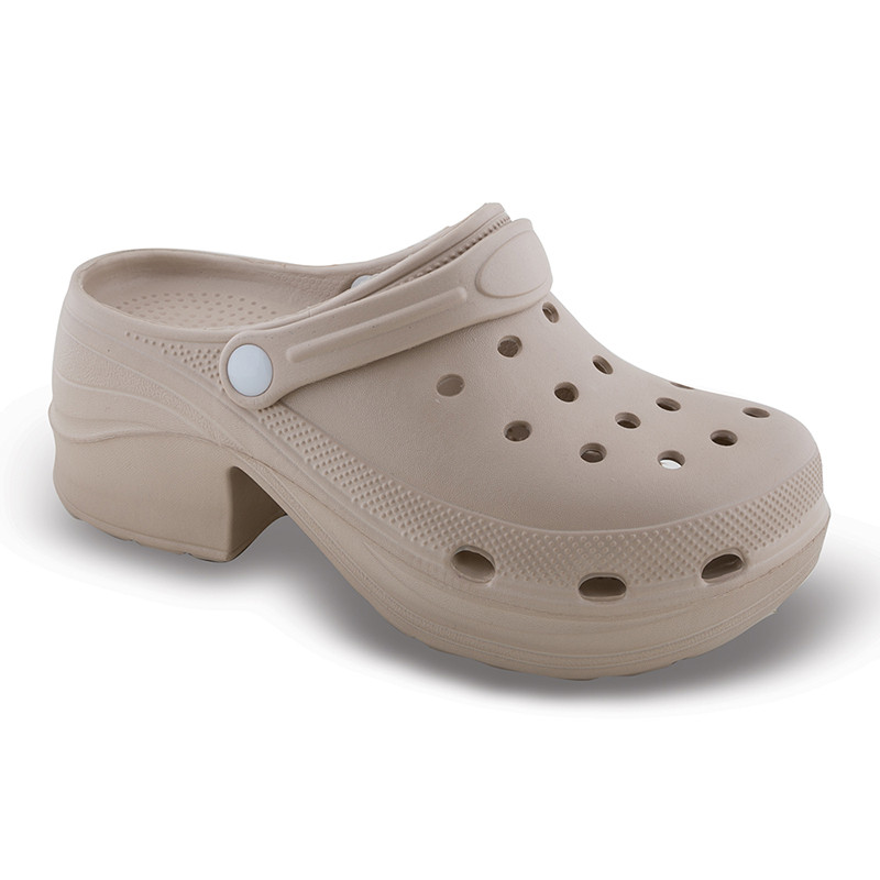 Γυναικεία σαμπό τύπου crocs...