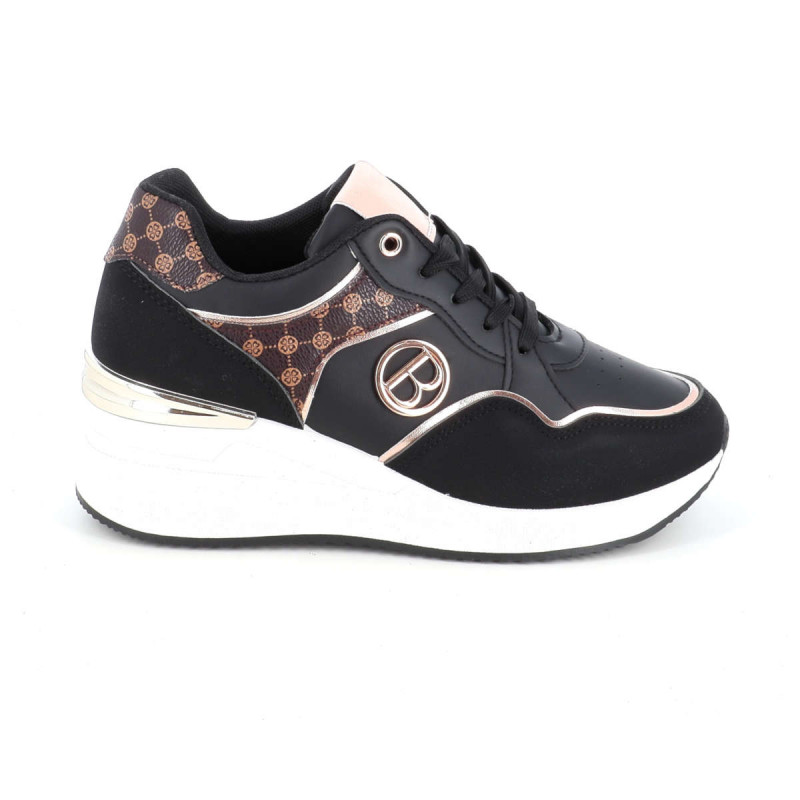 Γυναικεία sneakers με κορδόνια και τακούνι Γυναικεία sneakers με κορδόνια και τακούνι